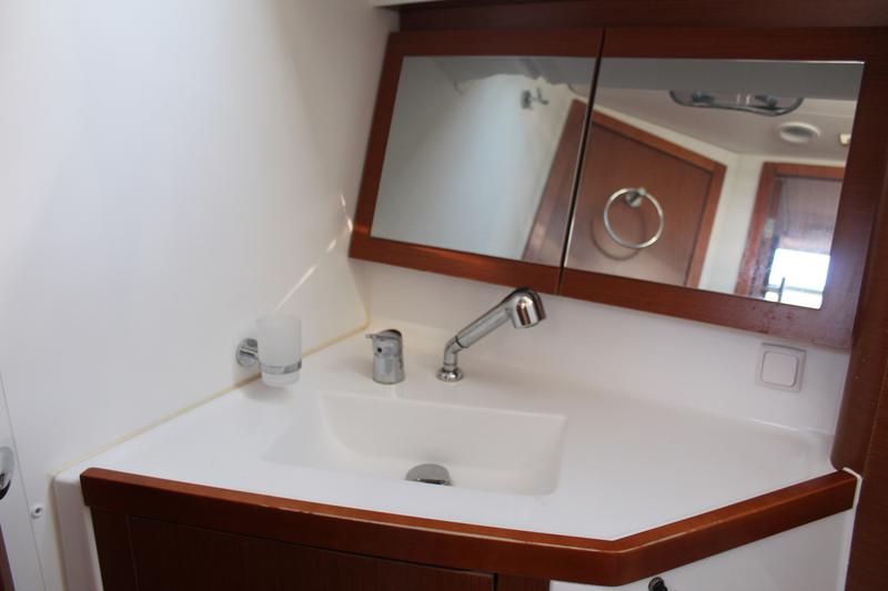 Book yachts online - sailboat - Oceanis 45 - Nesi 2 - rent