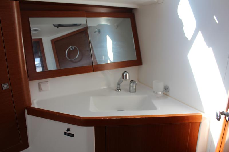 Book yachts online - sailboat - Oceanis 45 - Nesi 2 - rent