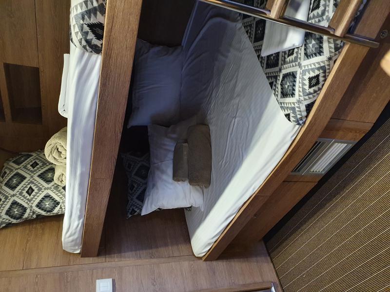 Book yachts online - catamaran - Lagoon 620 - JARANA - rent