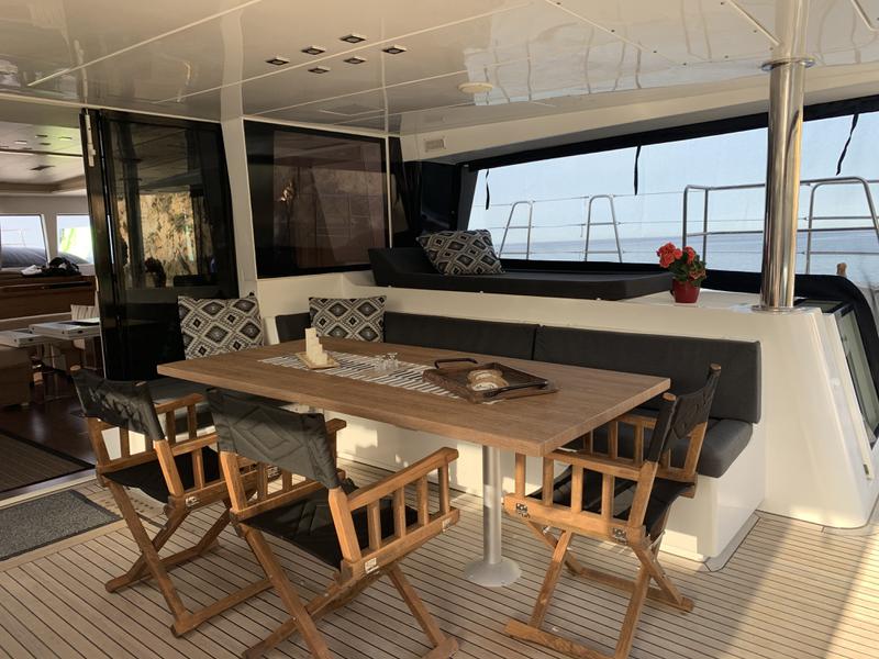 Book yachts online - catamaran - Lagoon 620 - JARANA - rent