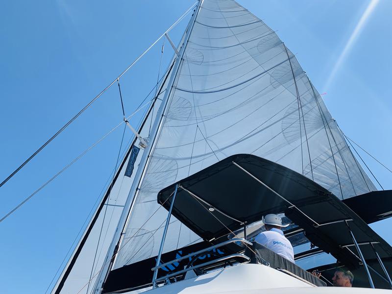 Book yachts online - catamaran - Lagoon 620 - JARANA - rent