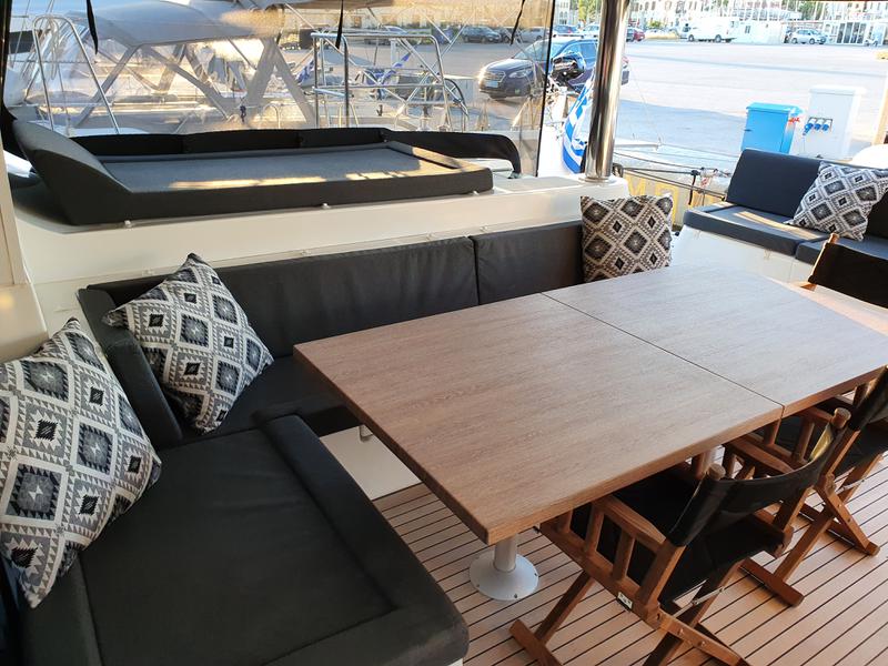 Book yachts online - catamaran - Lagoon 620 - JARANA - rent