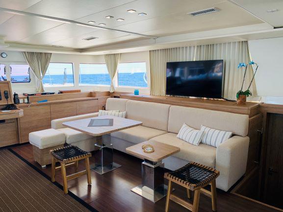 Book yachts online - catamaran - Lagoon 620 - JARANA - rent