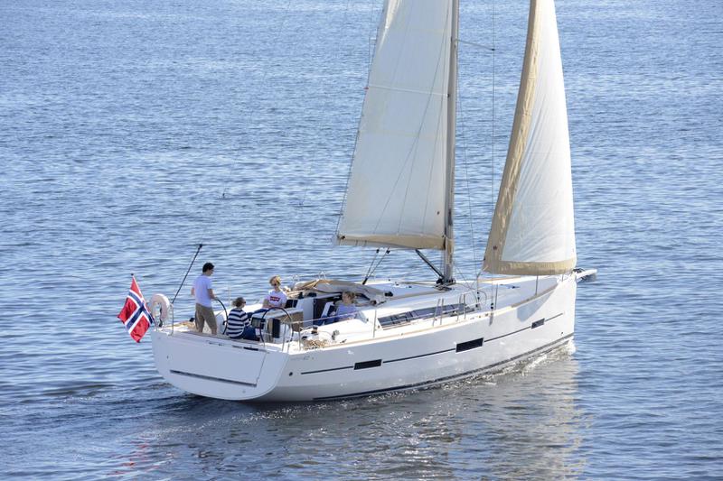 Book yachts online - sailboat - Dufour 412 Grand large - OYKUM - rent
