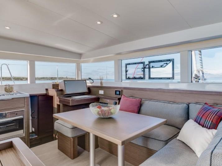 Book yachts online - catamaran - Lagoon 40 - Mithra - rent