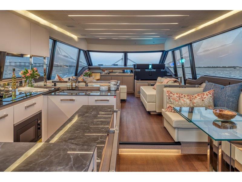 Book yachts online - motorboat - Prestige 690 - ALINA - rent