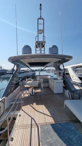 Book yachts online - motorboat - Prestige 690 - ALINA - rent