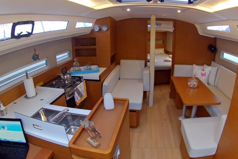 Book yachts online - sailboat - Sun Odyssey 410 - Evelina - rent
