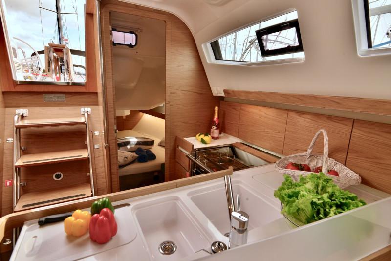 Book yachts online - sailboat - Elan Impression 40 - Avisa - rent