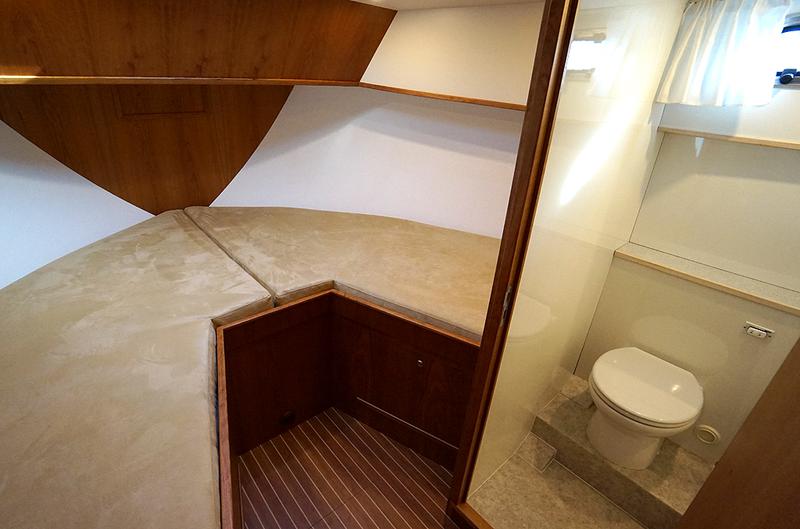 Book yachts online - motorboat - Concordia 102 AC - Freya - rent