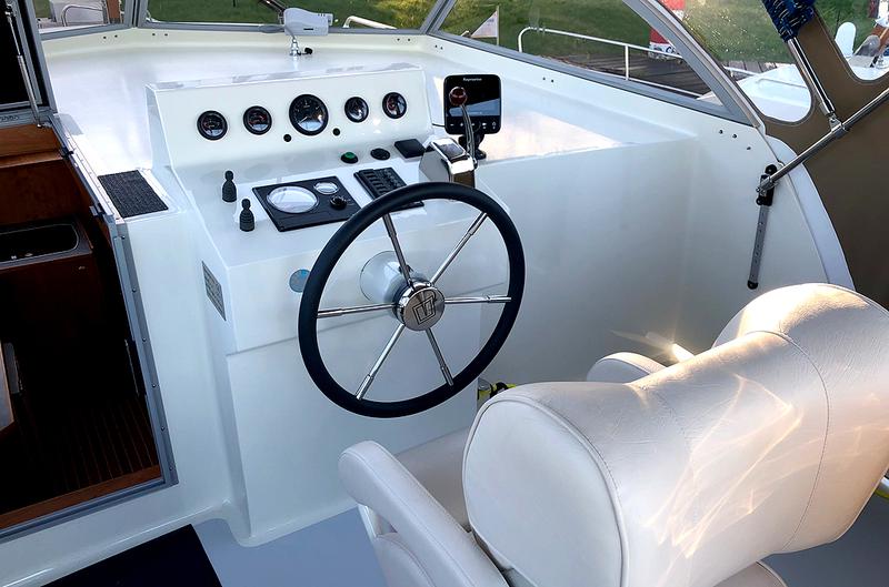 Book yachts online - motorboat - Concordia 102 AC - Freya - rent