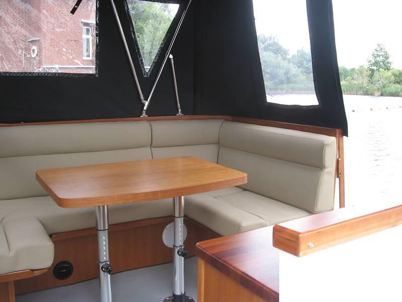 Book yachts online - motorboat - Passion 880 OC - Niörd - rent