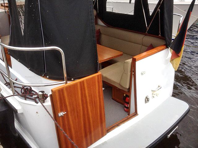 Book yachts online - motorboat - Passion 880 OC - Niörd - rent