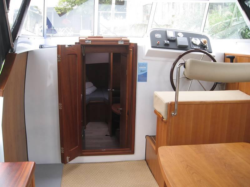 Book yachts online - motorboat - Passion 880 OC - Niörd - rent