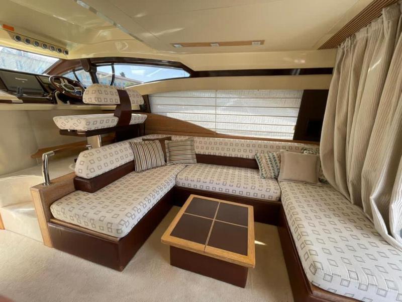 Book yachts online - motorboat - Azimut 47 - Kecalu 3 - rent