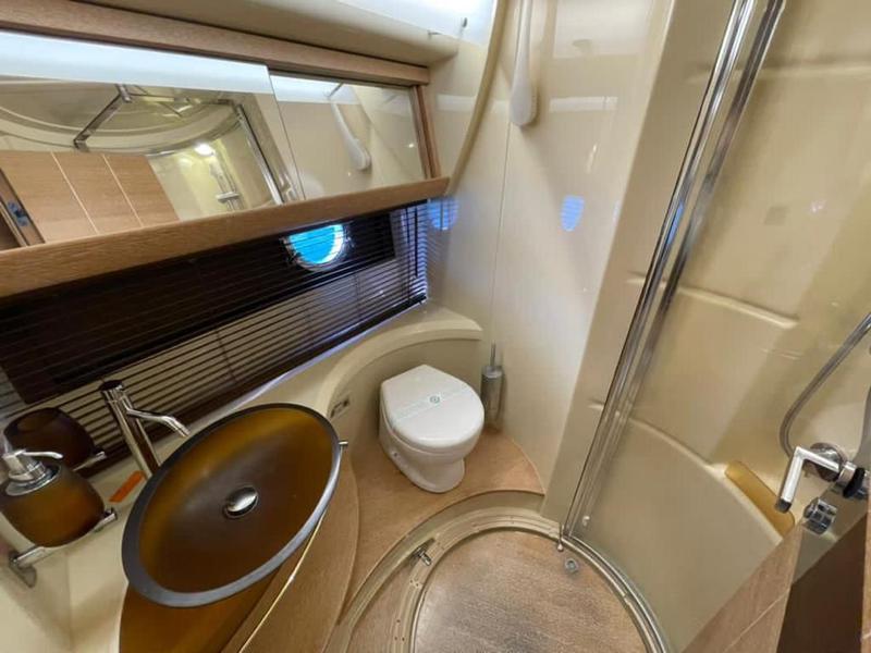 Book yachts online - motorboat - Azimut 47 - Kecalu 3 - rent