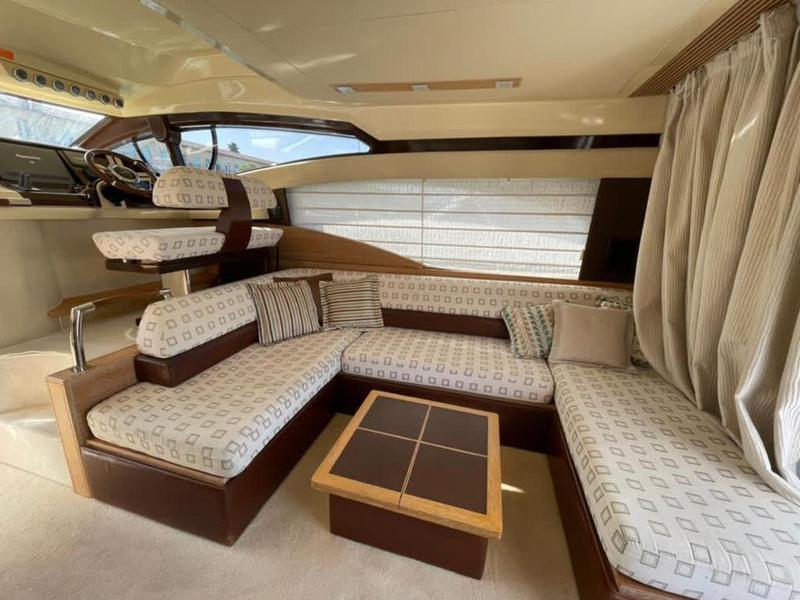 Book yachts online - motorboat - Azimut 47 - Kecalu 3 - rent