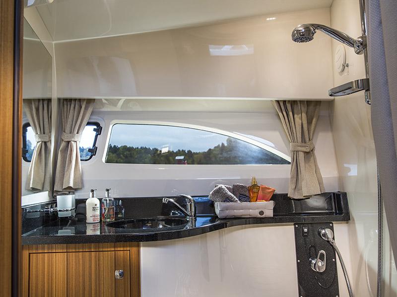 Book yachts online - motorboat - Marex 310 Sun Cruiser - 7 Happy Days - NEW 2022! - rent