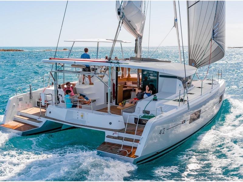 Book yachts online - catamaran - Lagoon 42A - Lagoon42SP - rent