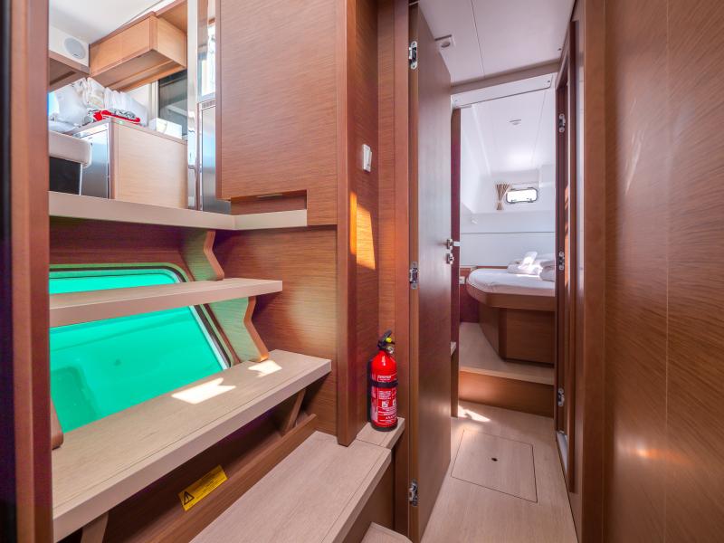 Book yachts online - catamaran - Lagoon 40 - BLUE EYES with AC - rent