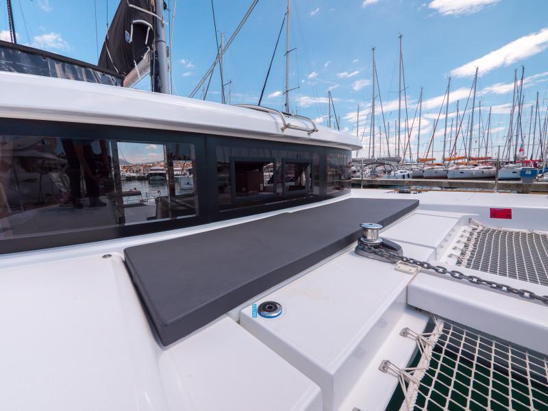 Book yachts online - catamaran - Lagoon 40 - BLUE EYES with AC - rent