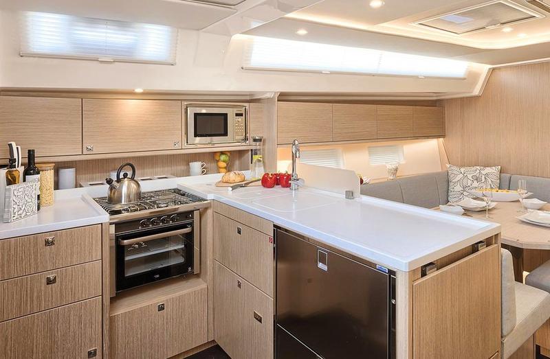 Book yachts online - sailboat - Bavaria C45 Style - Aria - rent