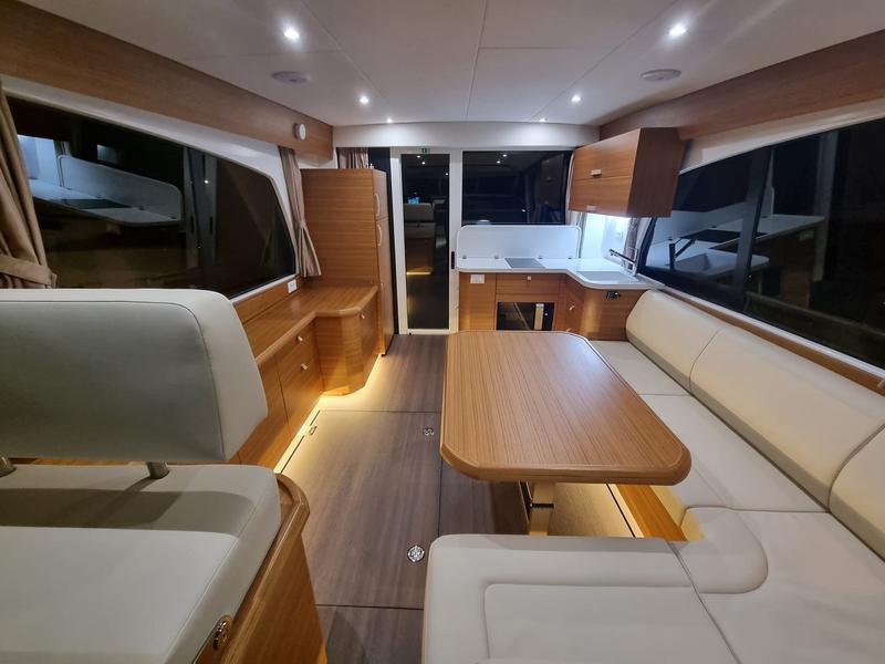 Book yachts online - motorboat - Greenline 40 - Lady ELMA - rent