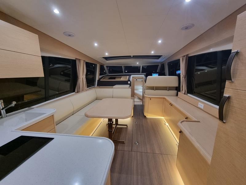 Book yachts online - motorboat - Greenline 40 - Astoria - rent