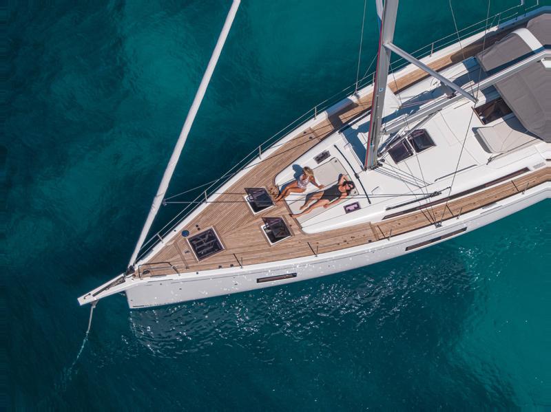 Book yachts online - sailboat - Oceanis Yacht 54 - BIG BLUE - with AC and generator - rent