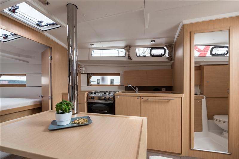 Book yachts online - sailboat - Oceanis 38.1 - CVITA - rent