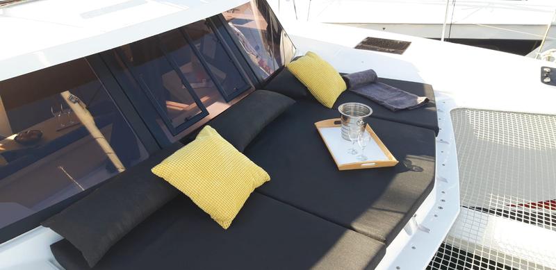 Book yachts online - catamaran - Lucia 40 - NALA -AC and generator - rent
