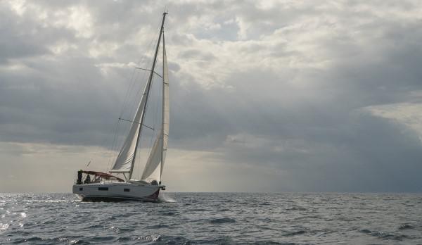 Book yachts online - sailboat - Oceanis 51.1 - PATRON - AC and generator - rent