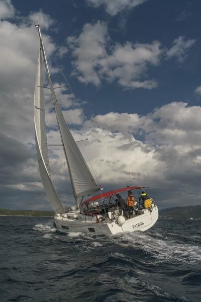 Book yachts online - sailboat - Oceanis 51.1 - PATRON - AC and generator - rent