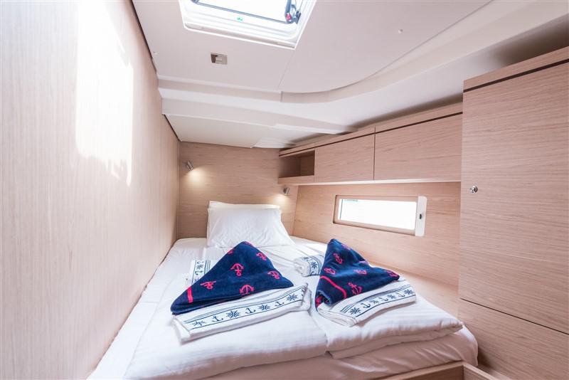 Book yachts online - sailboat - Oceanis 51.1 - PATRON - AC and generator - rent