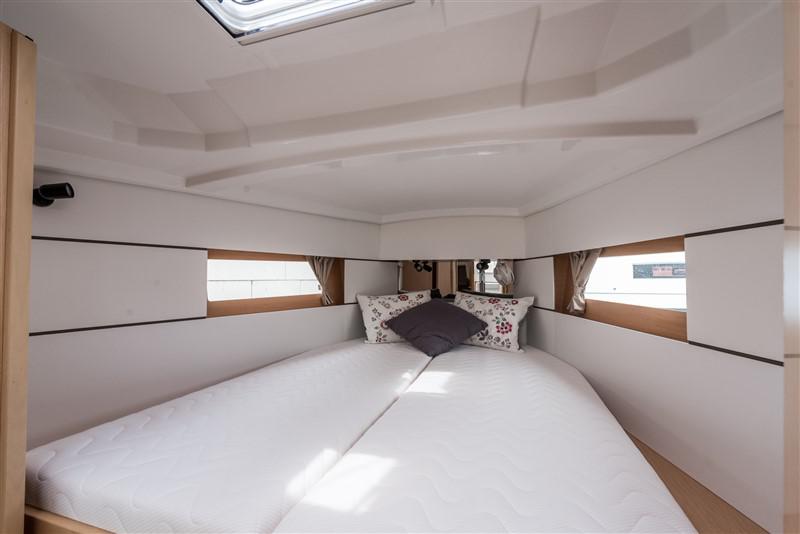 Book yachts online - sailboat - Oceanis 38.1 - MAJANO - rent
