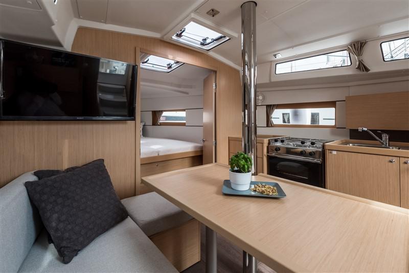 Book yachts online - sailboat - Oceanis 38.1 - MAJANO - rent