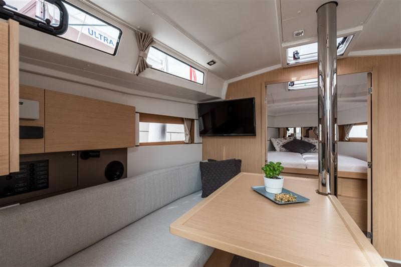 Book yachts online - sailboat - Oceanis 38.1 - MAJANO - rent