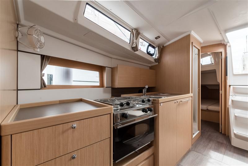 Book yachts online - sailboat - Oceanis 38.1 - MAJANO - rent