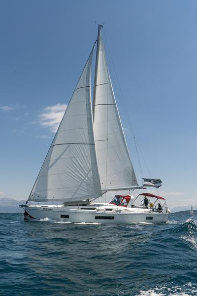 Book yachts online - sailboat - Oceanis 51.1 - TRUE WIND - AC and generator - rent