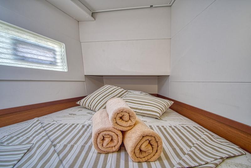 Book yachts online - catamaran - Lagoon 40 (2020) equipped with a/c (salon), generator - LIQUID SPIRIT - rent