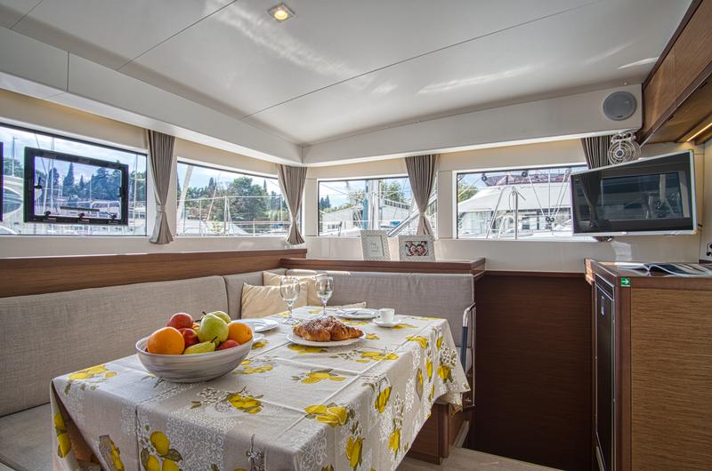 Book yachts online - catamaran - Lagoon 40 (2020) equipped with a/c (salon), generator - LIQUID SPIRIT - rent