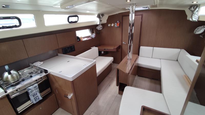 Book yachts online - sailboat - Oceanis 41.1 - Maera - rent