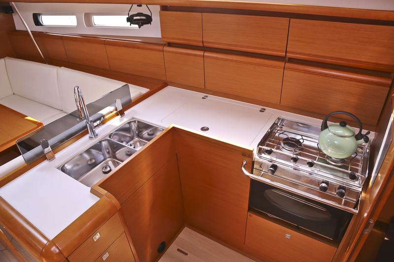 Book yachts online - sailboat - Sun Odyssey 439 - Eudora - rent