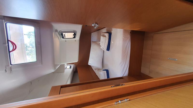 Book yachts online - sailboat - Sun Odyssey 410 - Kymothoe - rent