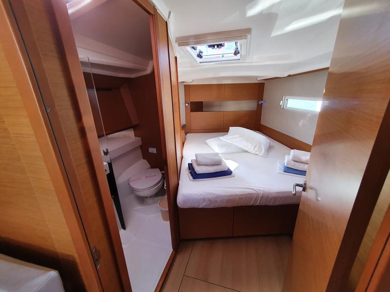 Book yachts online - sailboat - Sun Odyssey 410 - Kymothoe - rent