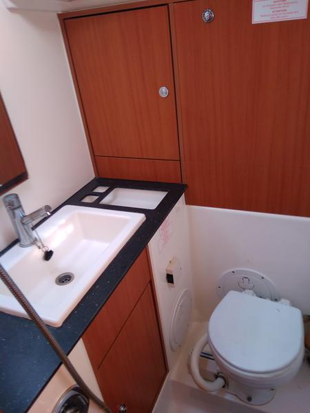 Book yachts online - sailboat - Bavaria Cruiser 40 - Enrica - rent