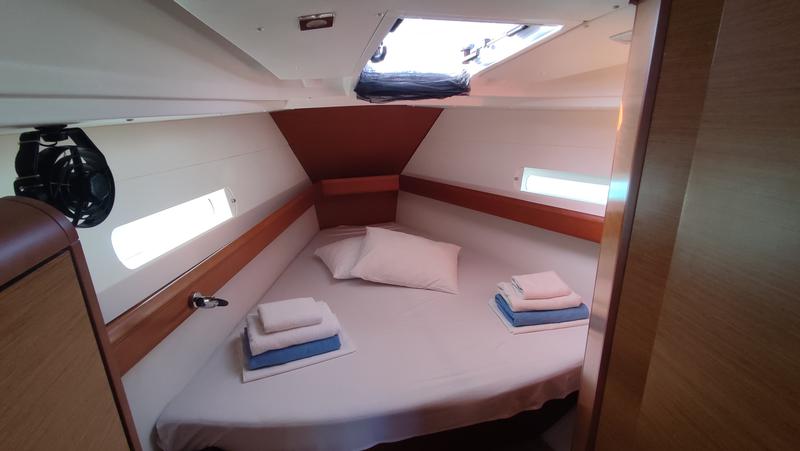 Book yachts online - sailboat - Sun Odyssey 419 - Eione - rent