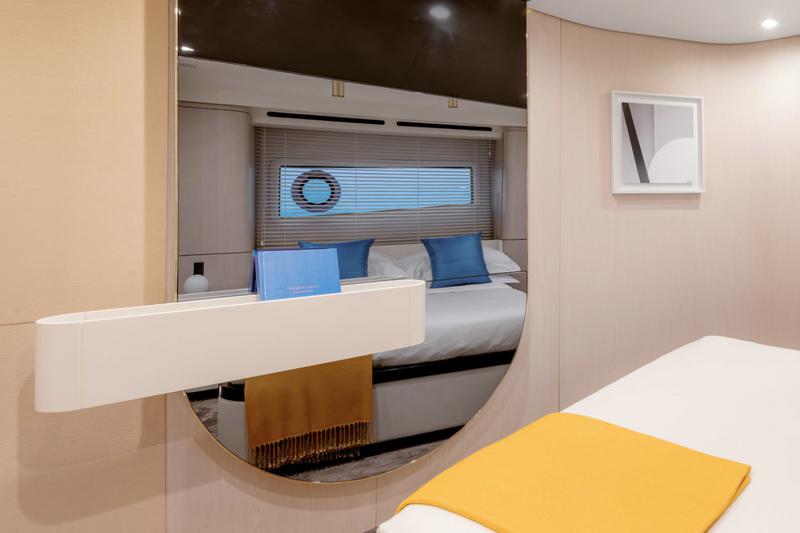 Book yachts online - motorboat - Azimut 78 Fly - PREWI - rent