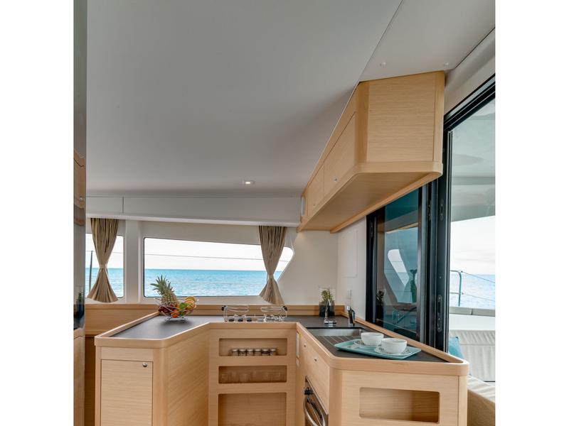 Book yachts online - catamaran - Lagoon 42 A/C &amp; GEN. - PETALIDA - rent