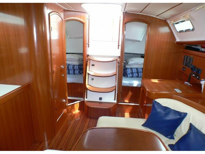 Book yachts online - sailboat - Oceanis 393 - Milica - rent
